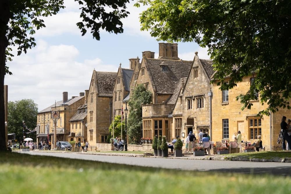 Lygon Arms - an Iconic Luxury Hotel.